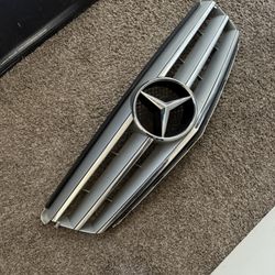 W204 Front Grill (c300,c63,c250)