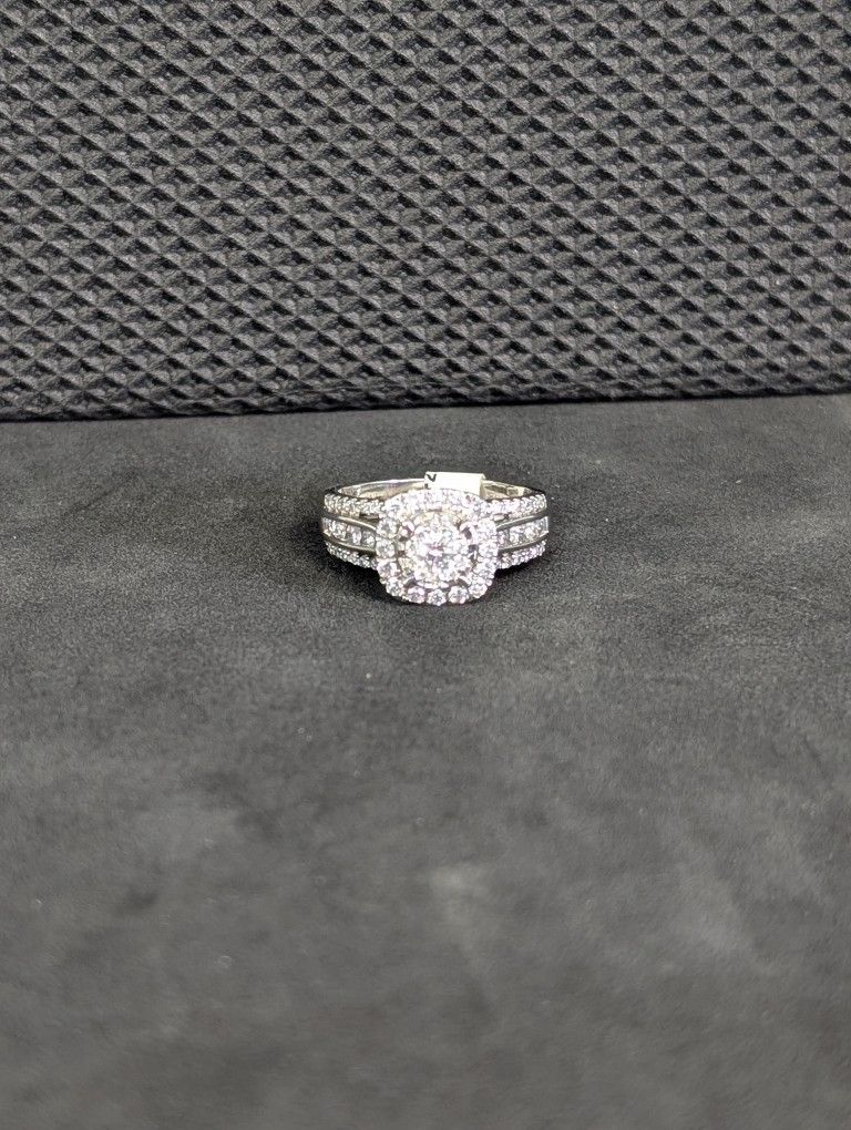 WG & Diamond Engagement Ring