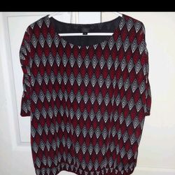 Worthington Stretchy Blouse Size Large Black/White/Red Print Short Sleeves Used