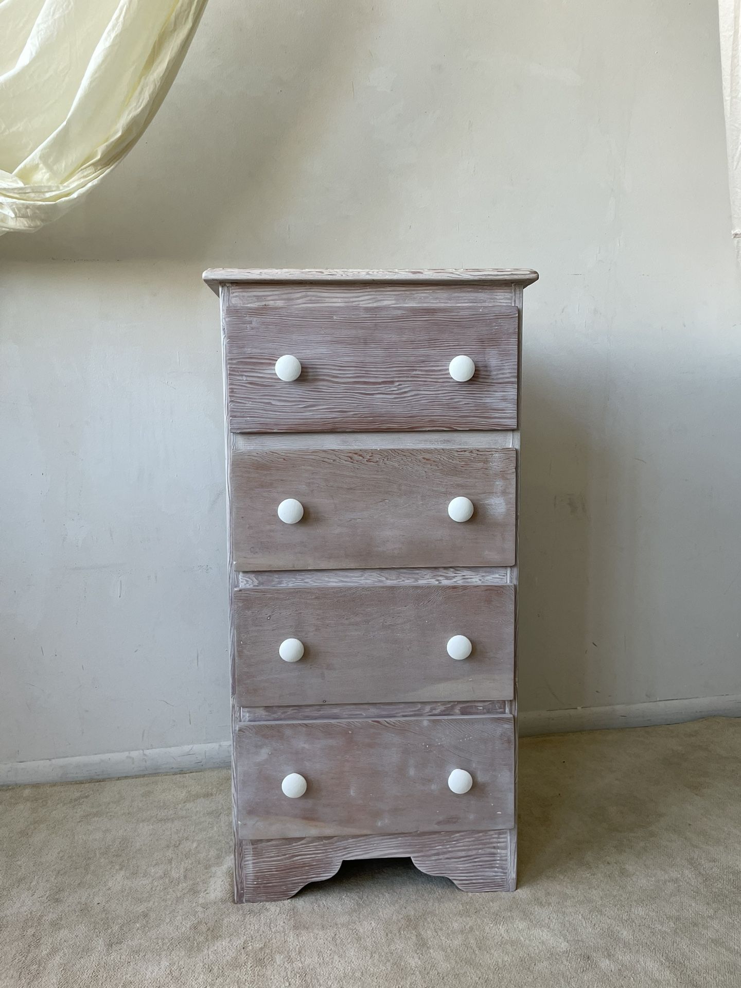 White Washed 4 Drawer Dresser