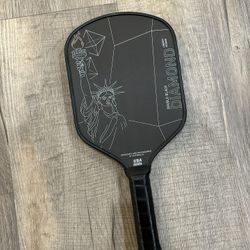 pickleball paddle