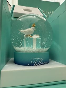 New Tiffany & Co 2024 x'mas Bird on a Rock Blue Box Snow Globe W Box