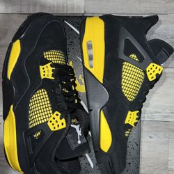 Jordan 4 Thunder 