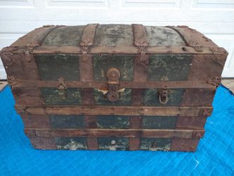 Trunk From 1800s Bobbitt Pendleton Arrington House