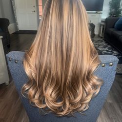 Hair extensionn Installs Weft Tape In 