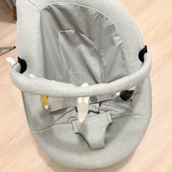 Nuna LEAF Grow Baby Bouncer & Toddler Seat – Excellent Condition – Includes Toy Bar 
