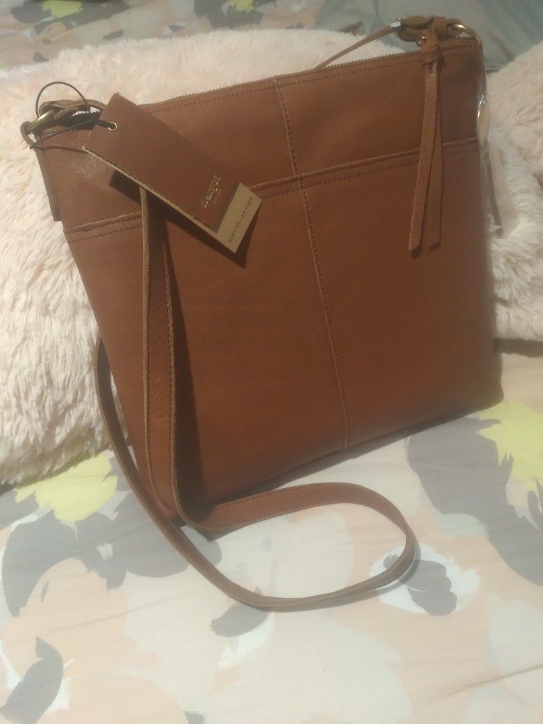 NWT MARGOT New York Leather LEAH Large Crossbody Bag Camel Brown for Sale  in Long Beach, MS - OfferUp