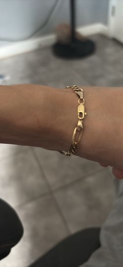 gold figaro 10k bracelet