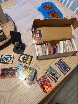 Sports trading cards, DC Marvel hockey baseball football basketball. Pick up in Orting
