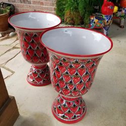 Peacock Design Talavera Red Urns. Clay Pots. Planters. Plants. $65 cada una