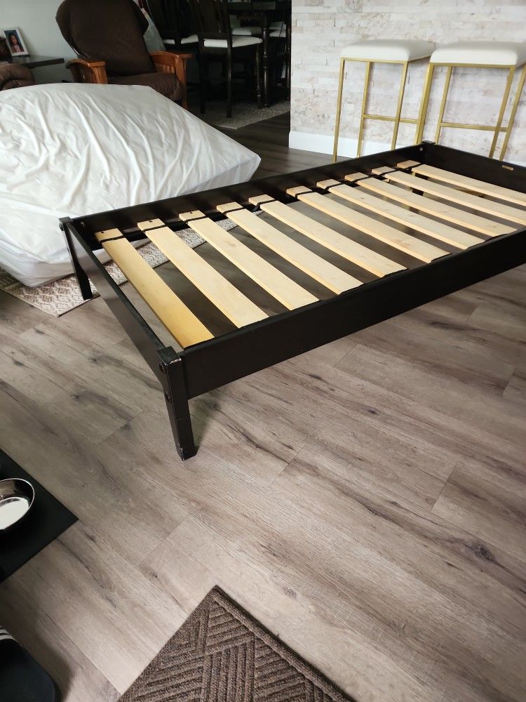 Solid Wood Bed And Mattress