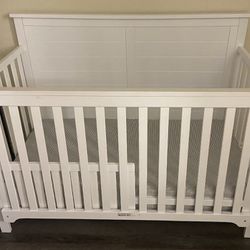 White Baby Crib/ Toddler Bed With Changing Table ( NEED IT GONE TODAY)