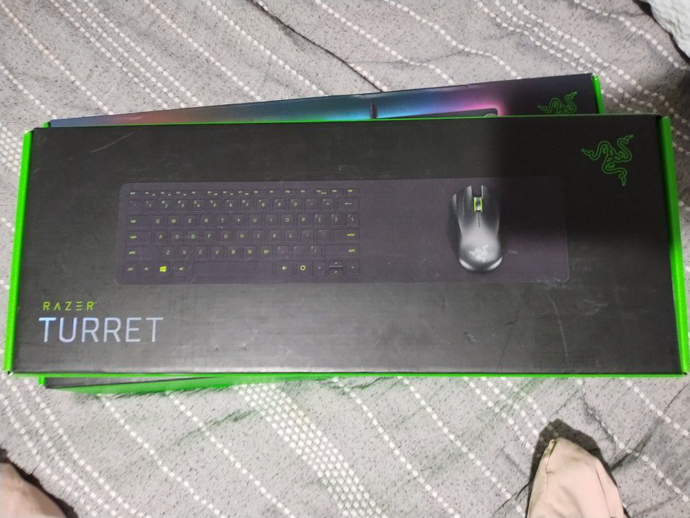 Razor Gaming Keyboard Turret With Mouse 