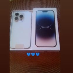 Iphone 14 Pro With Tiktok