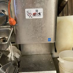 Like-new meat slicer