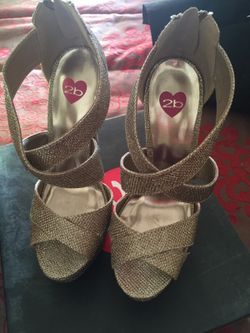 Brand new 2B shoes