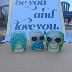 SKULLS
