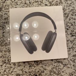 AirPods Max with Smart Case