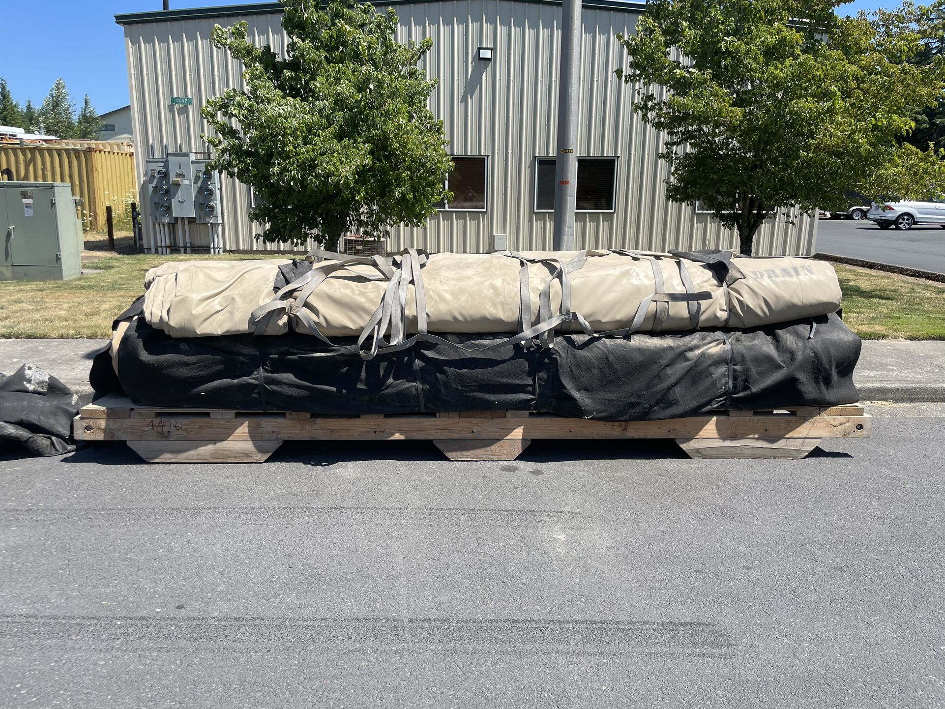 20,000 Gallon Fuel/Water Pillow Tank w/ Berm Liner