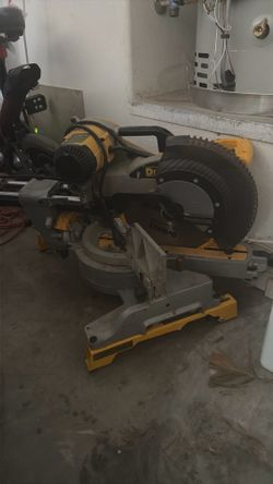 Dewalt 12” compound miter saw with stand