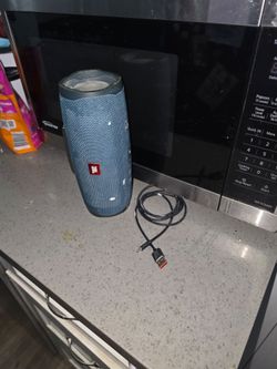 JBL CHARGE 4 BLUETOOTH SPEAKER