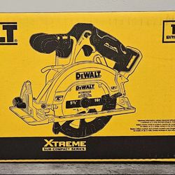 DEWALT Circular Saw 