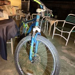 Genesis V2100 Bike Mountain 