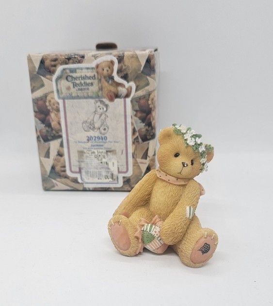 NEW CHERISHED TEDDIES Bear JASMINE FIGURINE BOX 202940 Bouquet Of Blessings 99
MINT CONDITION, STORED IN THE BOX
Box in good condition, minima
