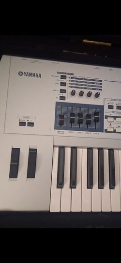 Yamaha MO 6 61key production synthesizer key board