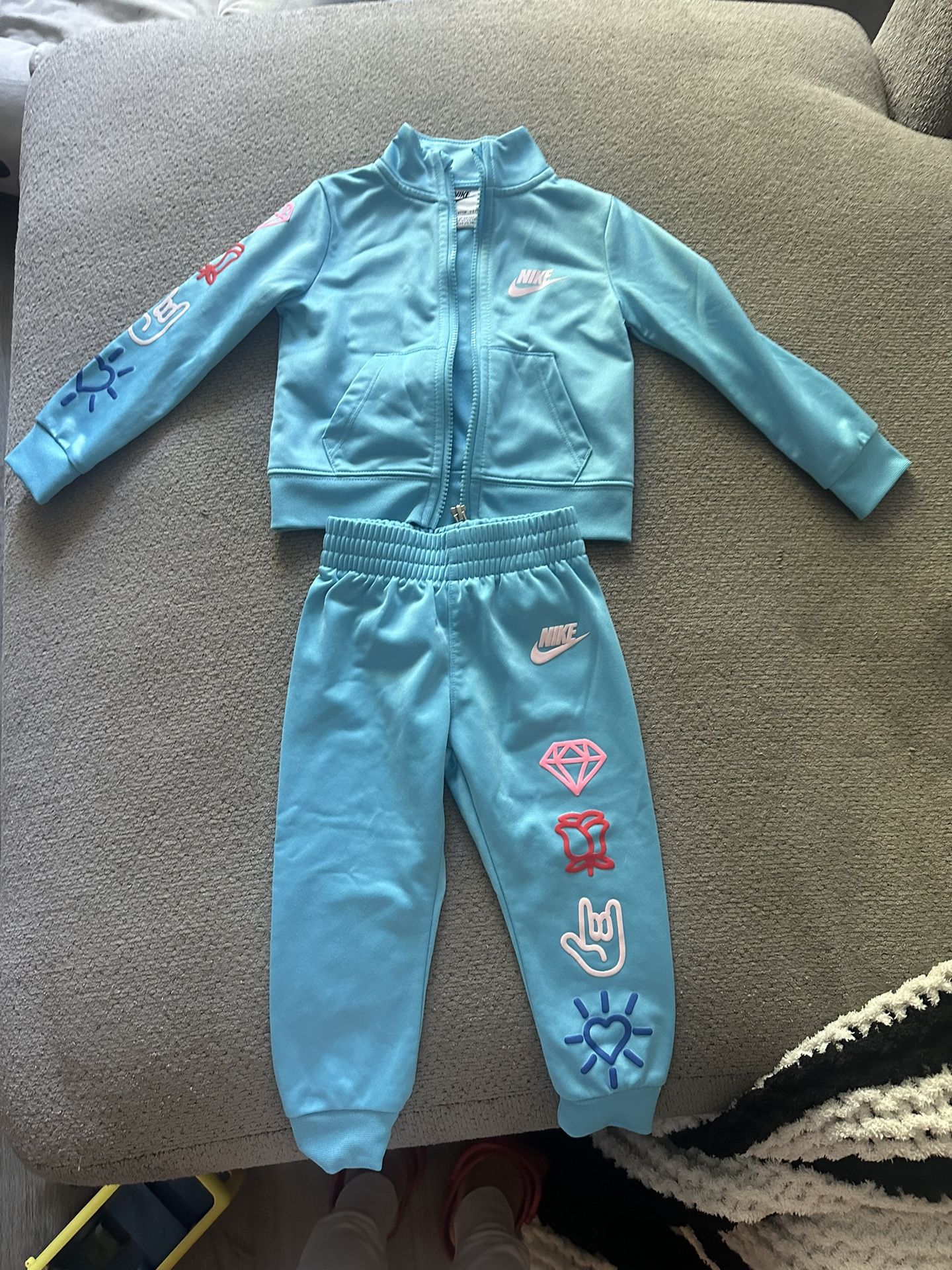 Nike Toddler Sweatshirt & Jogger