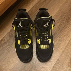 Air Jordan Retro 4 Thunder  10.5