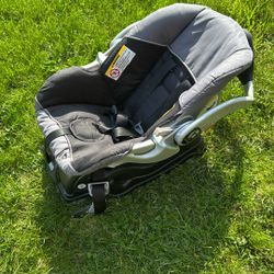 Baby trend Car Seat And Base 