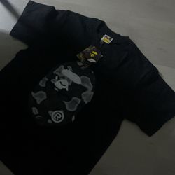 Bape tee size M could negotiate the price
