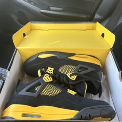 Jordan 4s