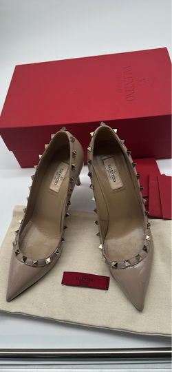 Valentino Garavani Rockstud Nude Patent Pumps