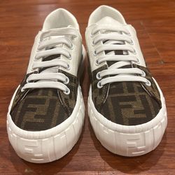 Fendi White Kids Sneakers Size 32 ( U.S 1)