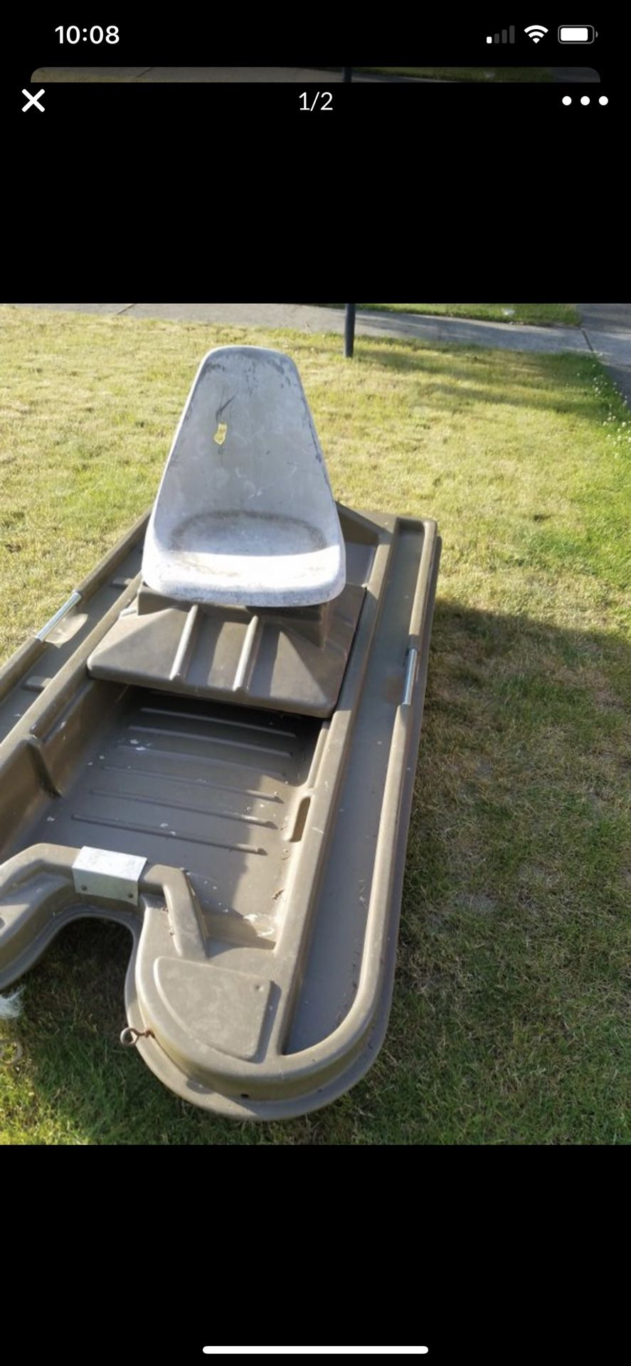 Small fiberglass pontoon boat w/Optional seat. Small bass boat
