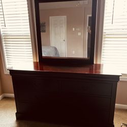 Brown Dresser Set