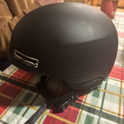 LOW PRICE MOVING- $250 + TAX SMITH BLACK SNOWBOARD HELMET 