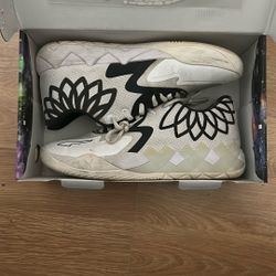 MB 1 Low Basketball Shoes Size 11’5