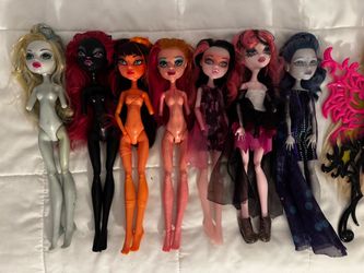 Monster high dolls