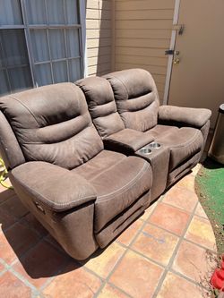 COUCH REMOVAL WILL PAY YOU TO HAUL AWAY