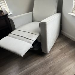 Great condition recliner 