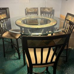 Table with 6 chairs