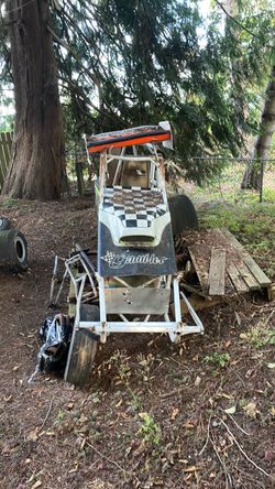 Sprint car; The Gambler.     body only