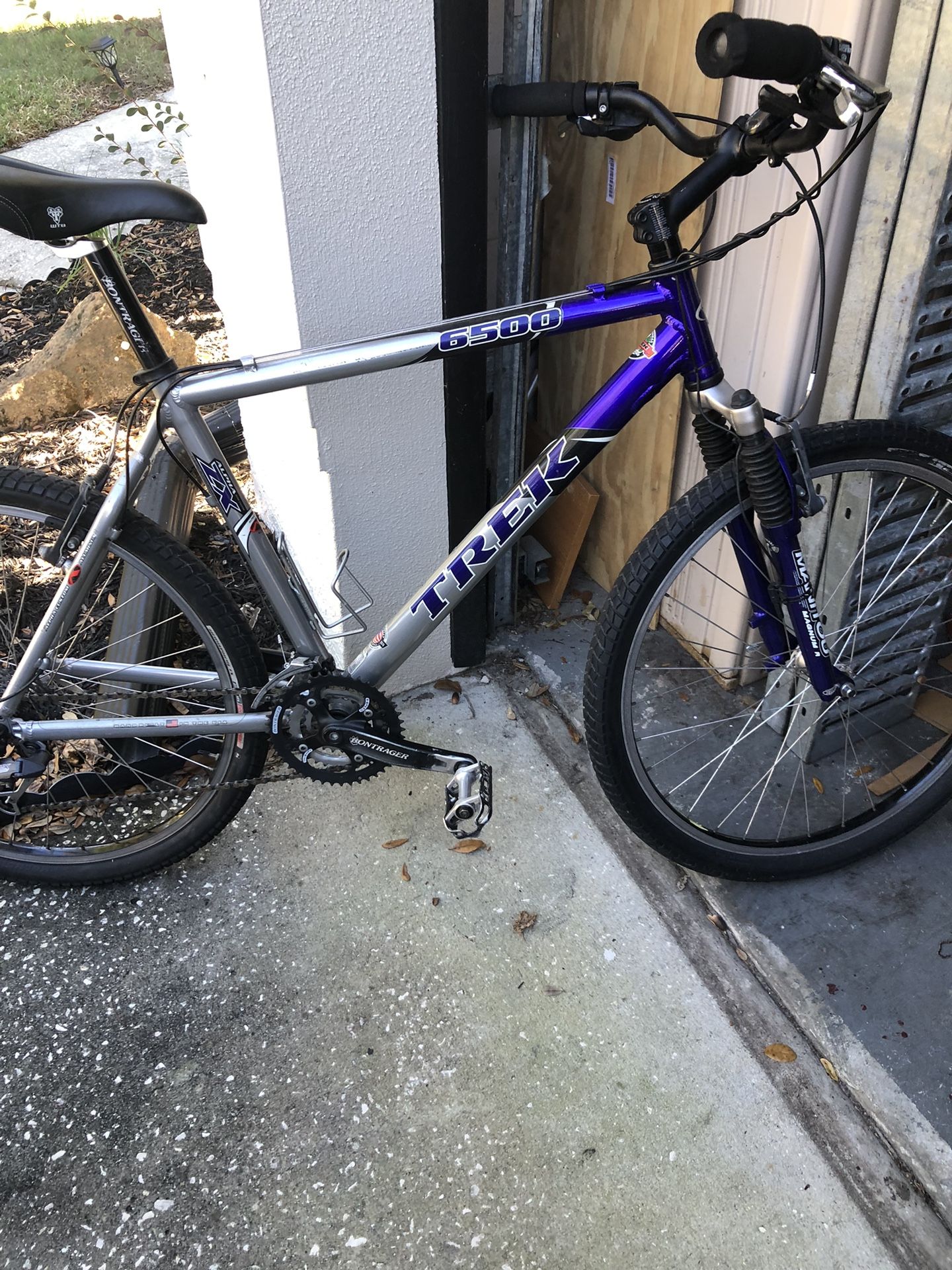 Trek 6500 med. frame 26” mountain bike; Deore LX components w/Cat’s Eye; 9/27 speed.