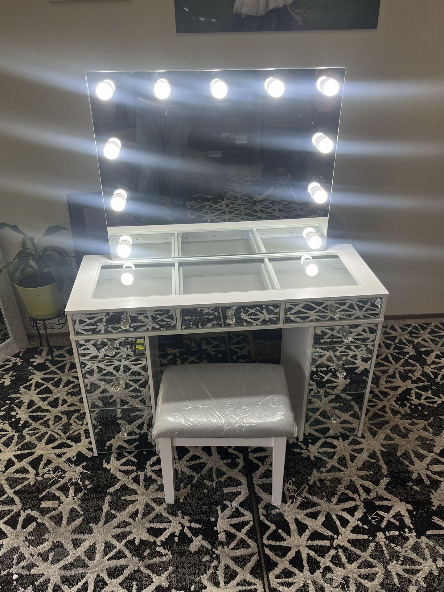 Vanity , Glamour, Led Lights ,bar Stool , Same Day Delivery 🚚 