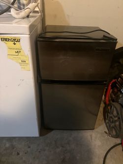 Mini refrigerator