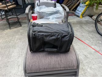 pet carrier