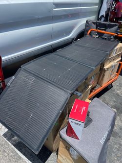 Ecoflow   Solar panel.    220wts.   Crack work good. Only físical crack